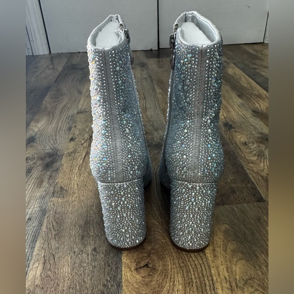 Silver Rhinestone Pointed Toe Ankle Boots Size 7 NIB | Lauren Lorraine - Picture 2 of 11